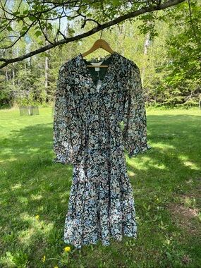 41 Hawthorn Black Floral Ruffle V-Neck Long Sleeve Midi Dress